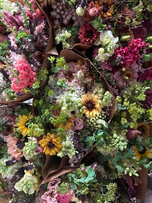2024 PREORDER - Weekly Field Bouquet (1 Month of Flowers)